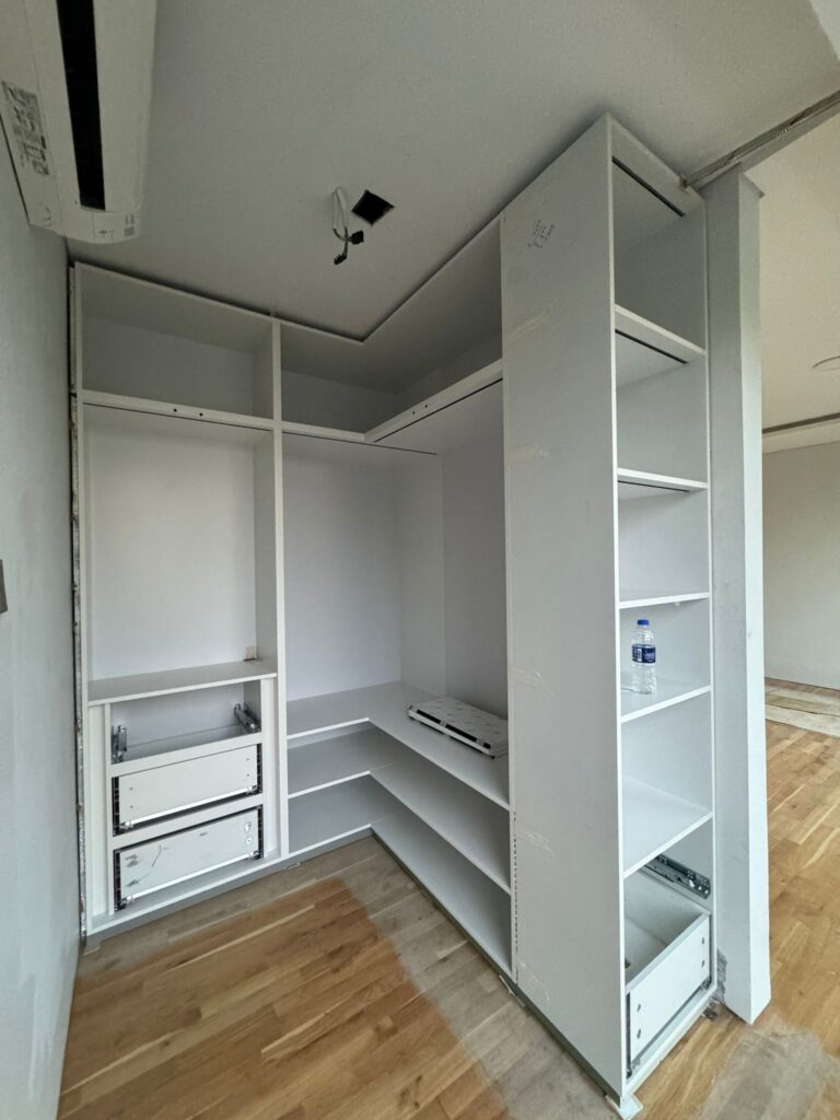 Aluminium Wardrobe - Woodlands - Sembawang - Yishun - Hougang - ToaPayoh - Jurong - Tampines - Central Singapore