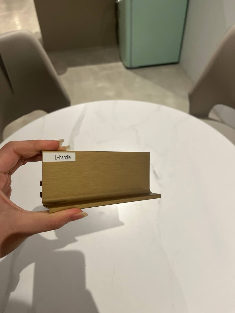 Choosing Top Cabinet Handles in Singapore.