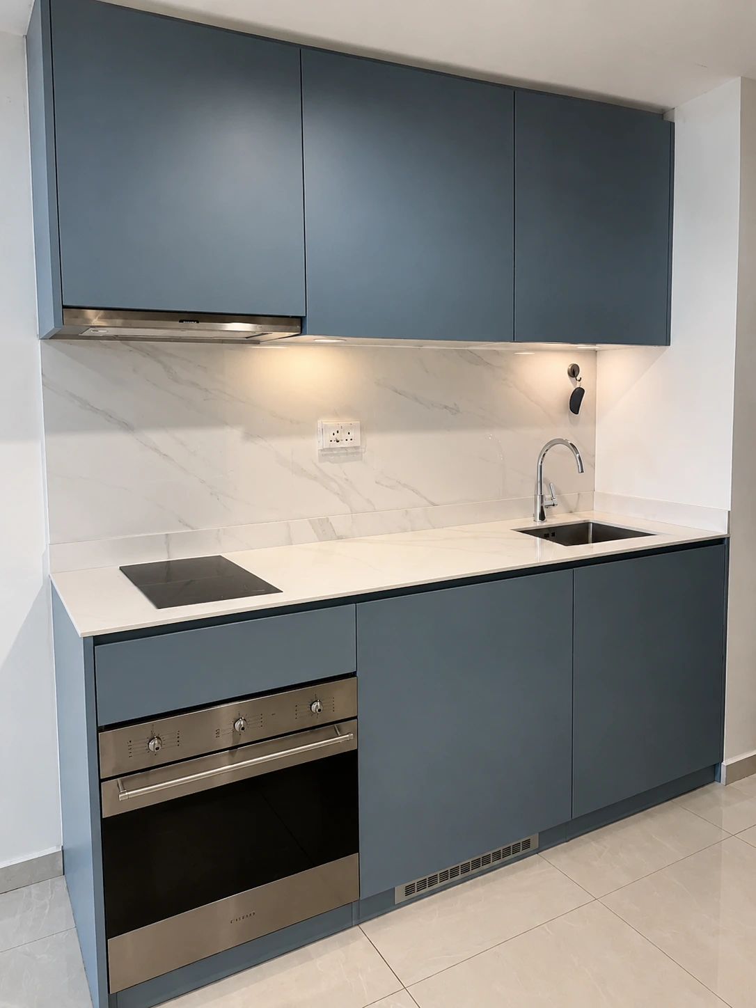 Deep Navy Blue – The New Classic (1)