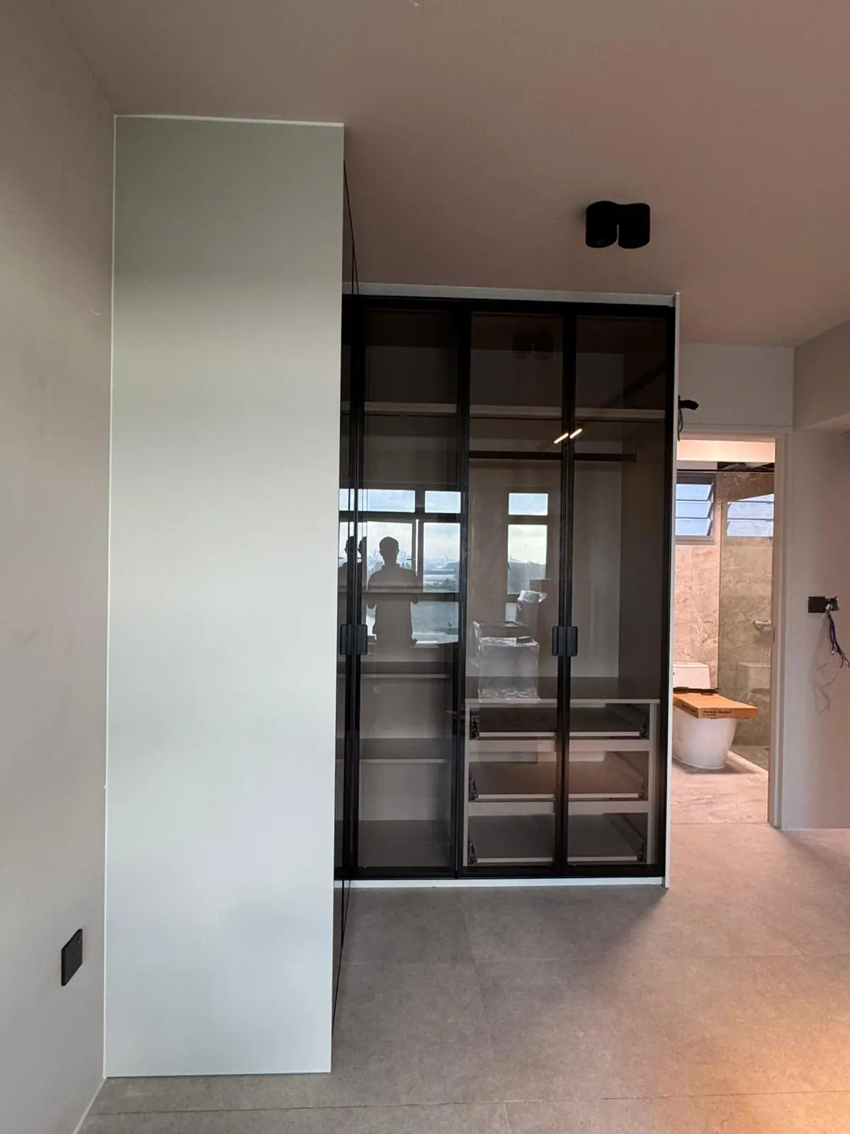 Aluminium Wardrobe vs Wooden Wardrobe