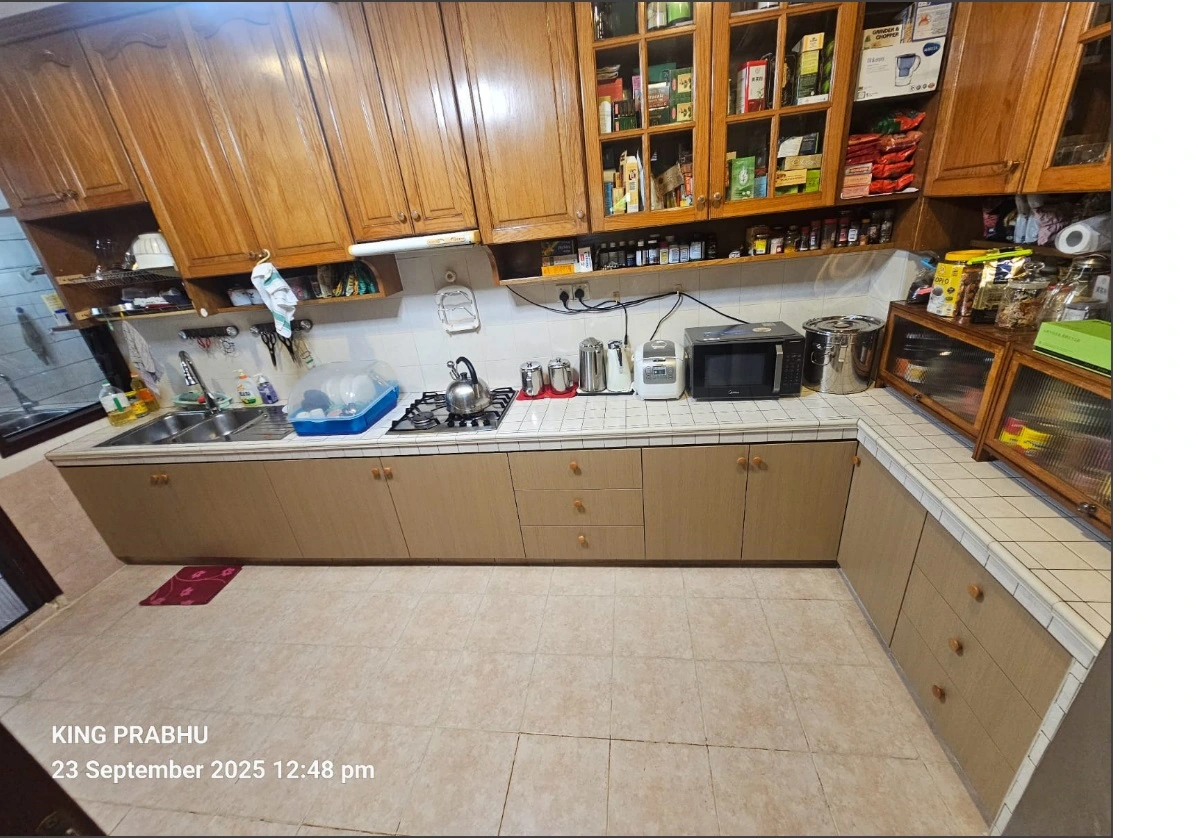 tradiitonal kitchen cabinet singapore