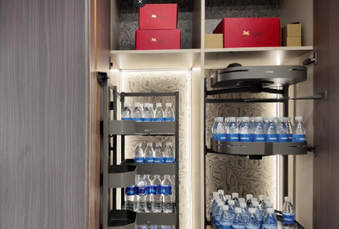 Shearer Pull-Out Tall Larder